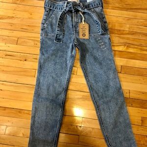 Girls New Abercrombie & Fitch high rise jeans 12